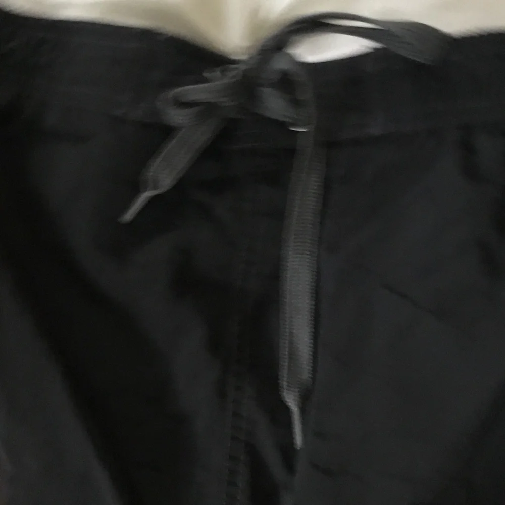 Roundtree & Yorke-NWOT-Black Cargo Swim Shorts with Drawstring